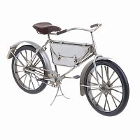 модель bicycle серебристого цвета в Тюмени